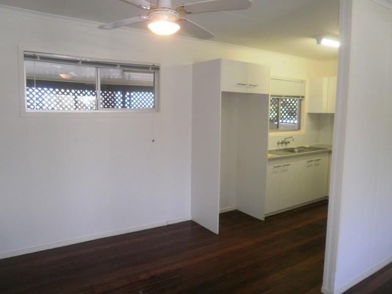 1/1 Coral Avenue, Labrador QLD 4215