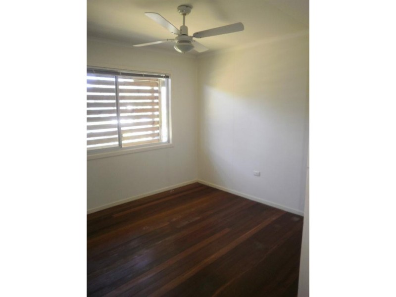 1/1 Coral Avenue, Labrador QLD 4215