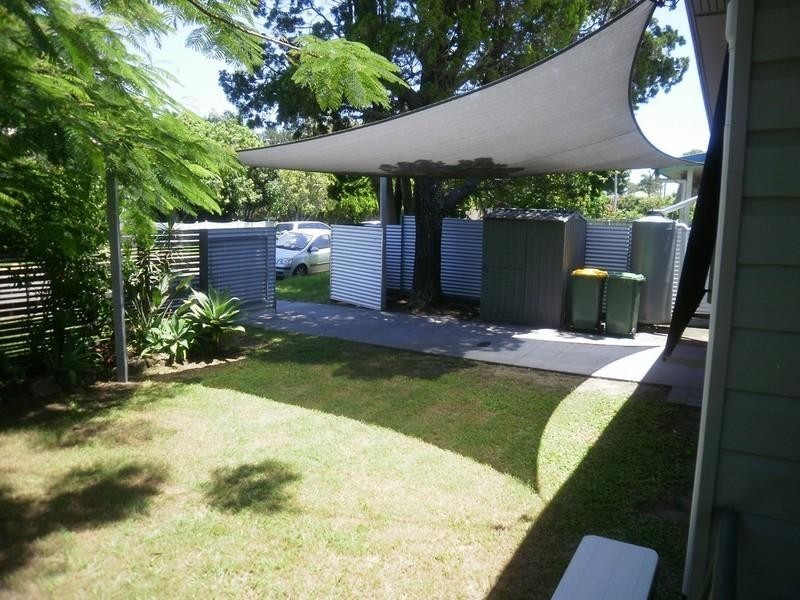 1/1 Coral Avenue, Labrador QLD 4215