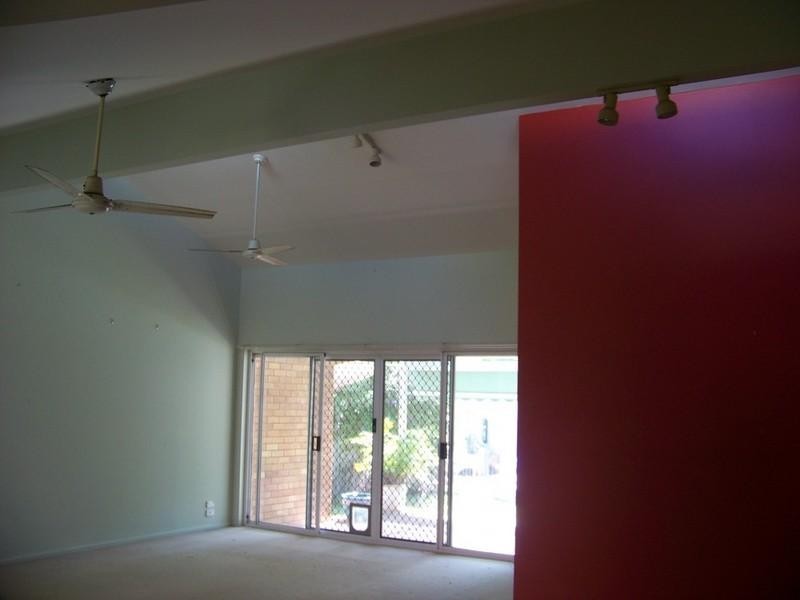 1/7A Government Road, Labrador QLD 4215