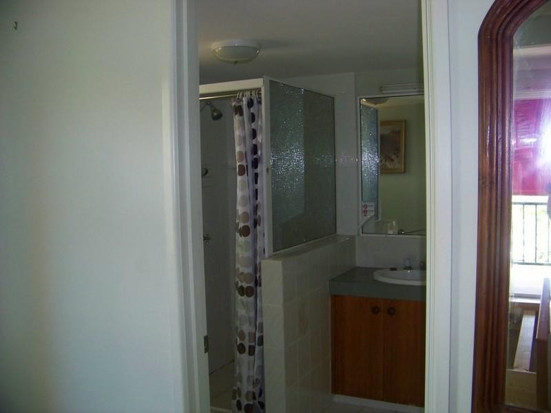 1/7A Government Road, Labrador QLD 4215