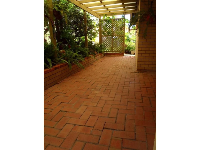 1/36 Government Road, Labrador QLD 4215