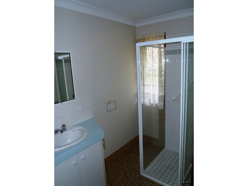 1/36 Government Road, Labrador QLD 4215