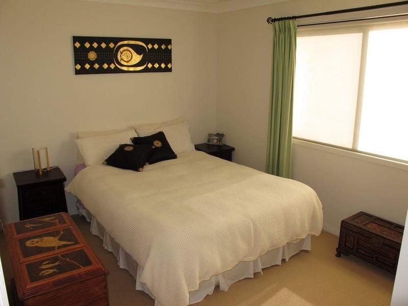 4/14 Terrigal Crescent, Southport QLD 4215