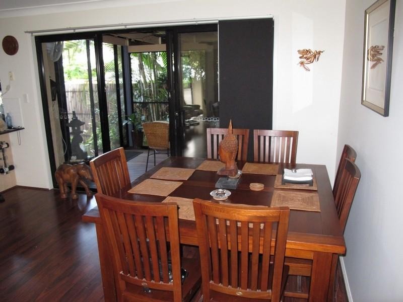 4/14 Terrigal Crescent, Southport QLD 4215