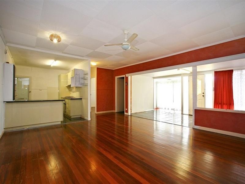 106 Central Street, Labrador QLD 4215