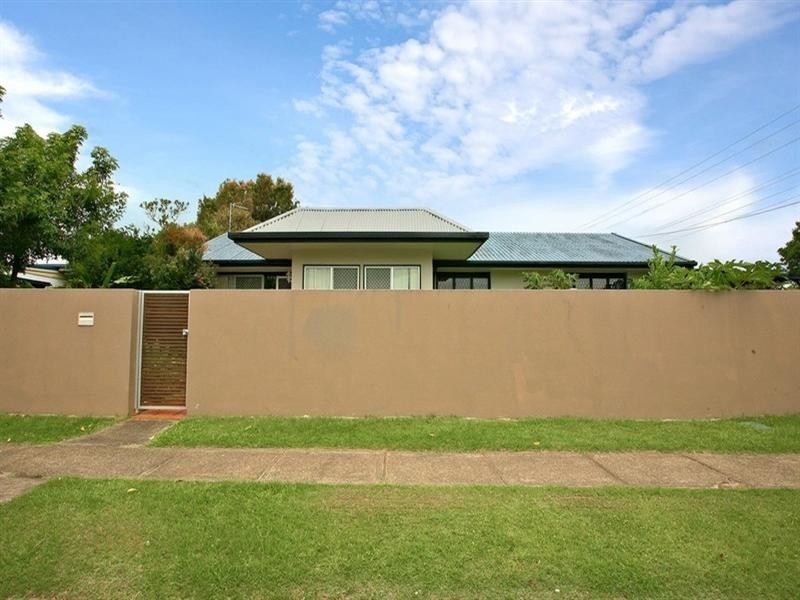 106 Central Street, Labrador QLD 4215