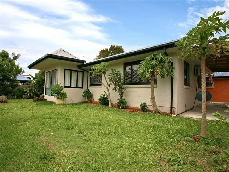 106 Central Street, Labrador QLD 4215