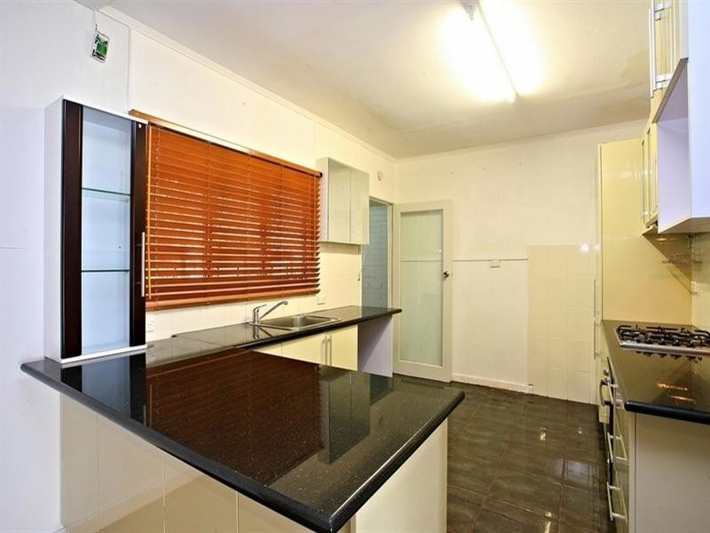 106 Central Street, Labrador QLD 4215