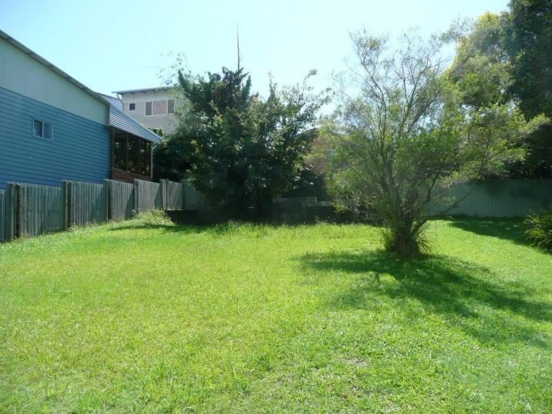 14 Walter Street, Labrador QLD 4215