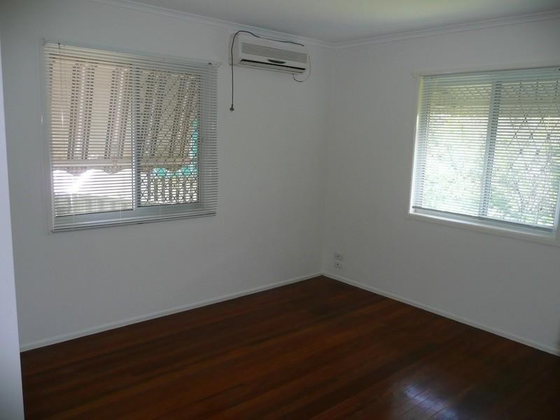 14 Walter Street, Labrador QLD 4215