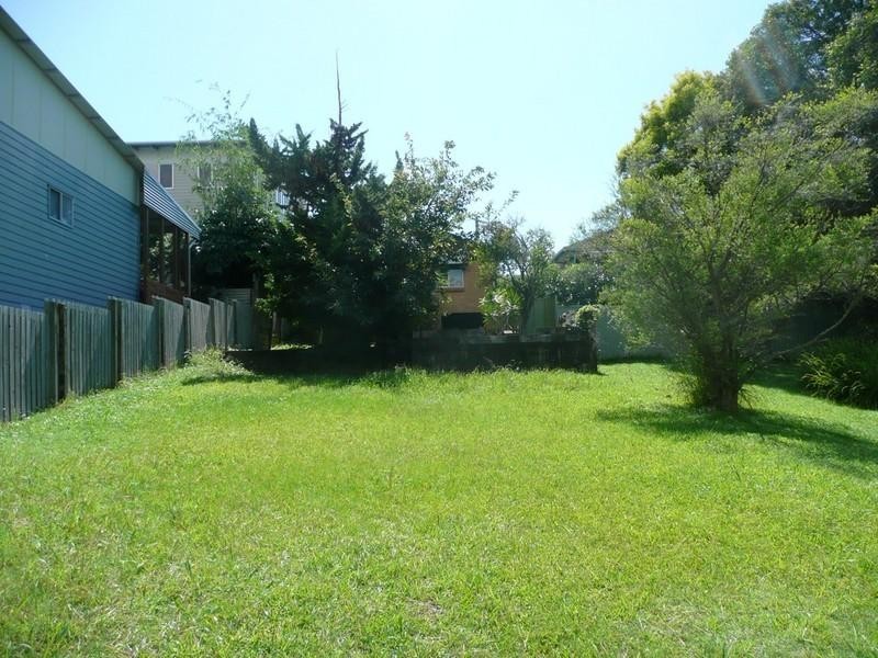 14 Walter Street, Labrador QLD 4215