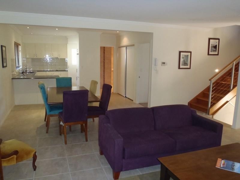 2/1 Oleander Avenue, Biggera Waters QLD 4216