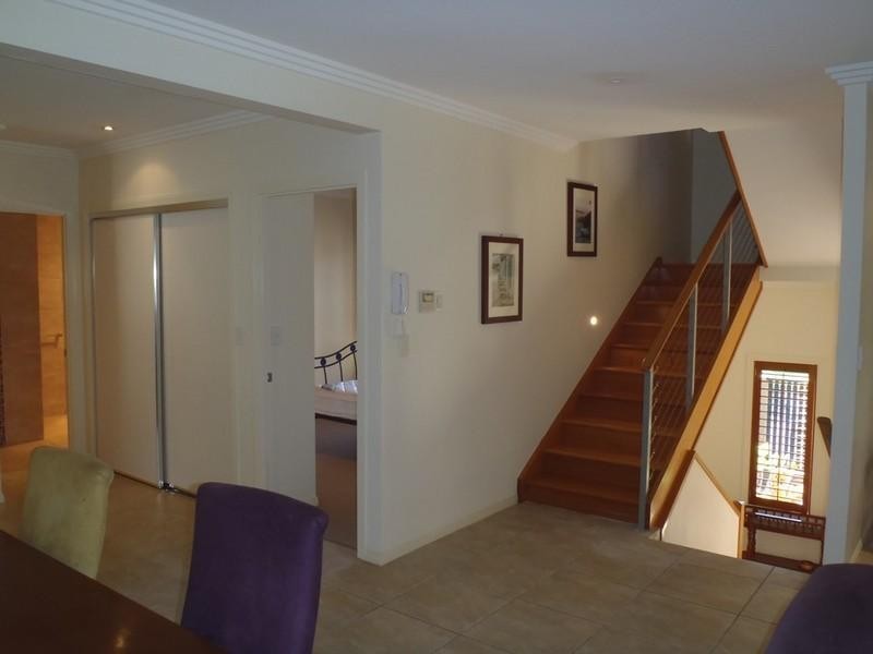 2/1 Oleander Avenue, Biggera Waters QLD 4216