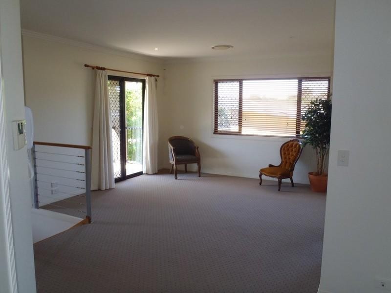 2/1 Oleander Avenue, Biggera Waters QLD 4216