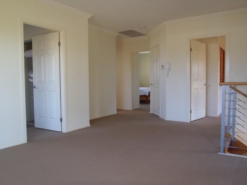 2/1 Oleander Avenue, Biggera Waters QLD 4216