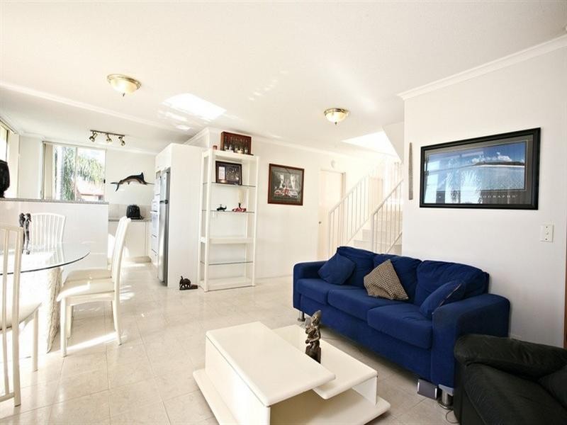 9/146 Marine Parade, Southport QLD 4215