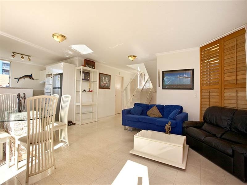 9/146 Marine Parade, Southport QLD 4215