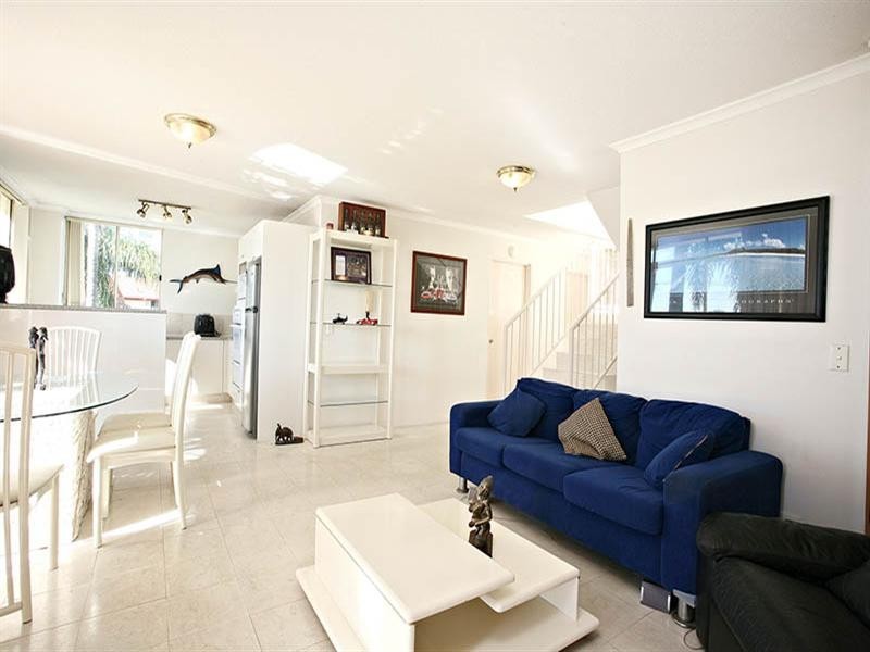 9/146 Marine Parade, Southport QLD 4215