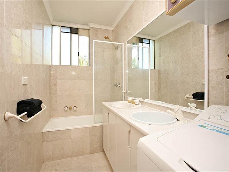 9/146 Marine Parade, Southport QLD 4215