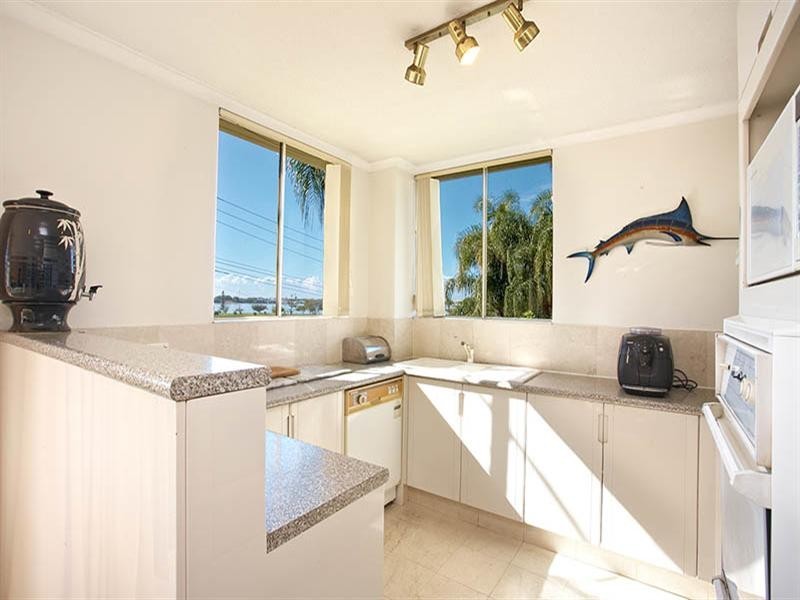 9/146 Marine Parade, Southport QLD 4215