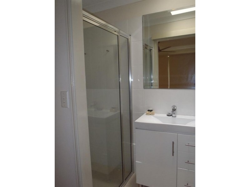 5/140 Frank Street, Labrador QLD 4215