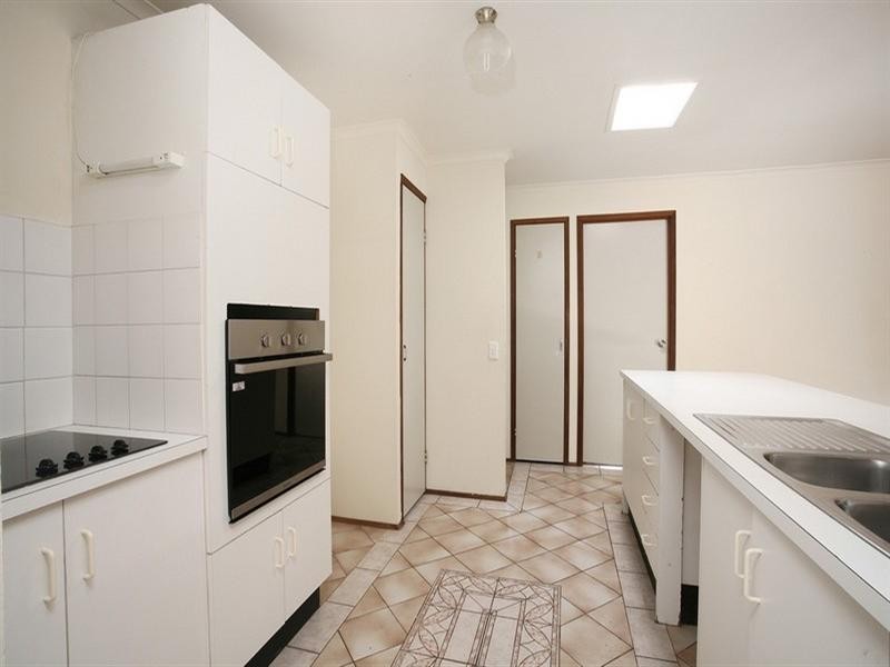 130 Olsen Avenue, Arundel QLD 4214