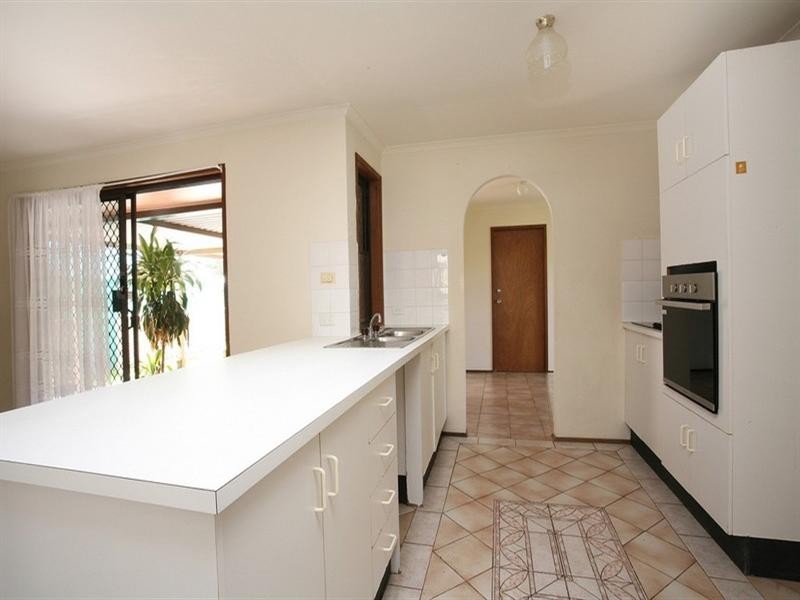 130 Olsen Avenue, Arundel QLD 4214