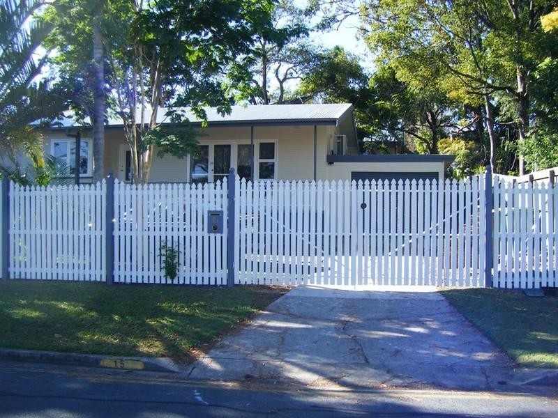 15 Billington Street, Labrador QLD 4215