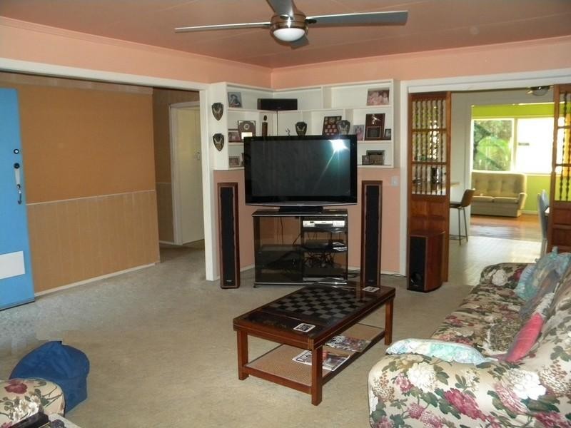 3 Saltash Street, Labrador QLD 4215