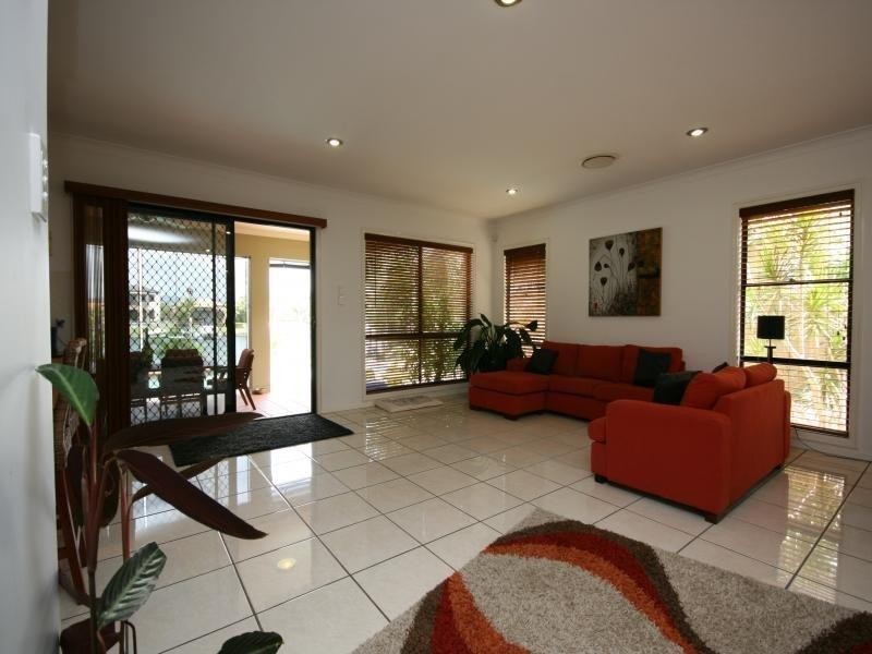 16 Salt Air Grove, Helensvale QLD 4212