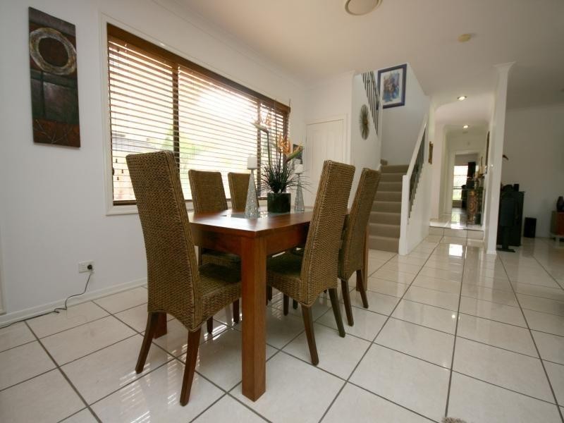 16 Salt Air Grove, Helensvale QLD 4212