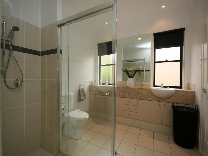 16 Salt Air Grove, Helensvale QLD 4212