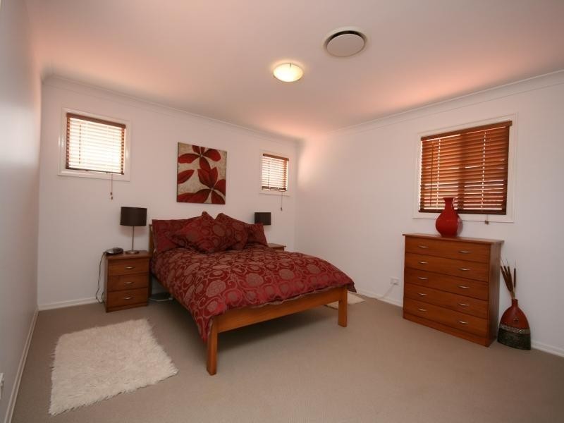 16 Salt Air Grove, Helensvale QLD 4212