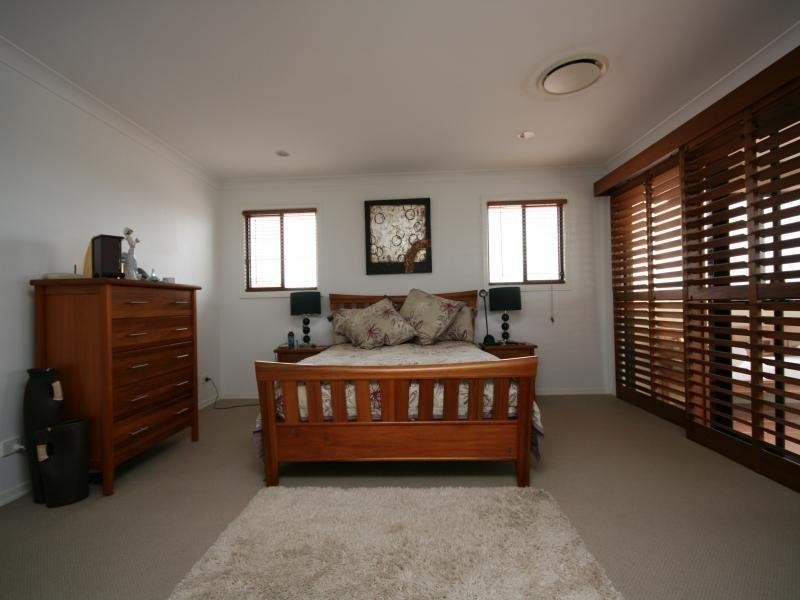 16 Salt Air Grove, Helensvale QLD 4212