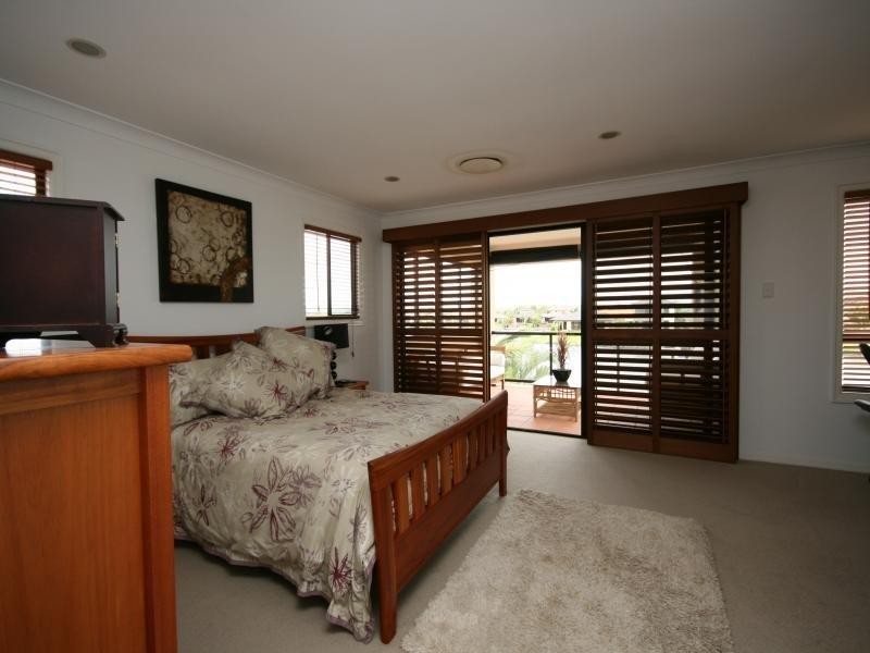 16 Salt Air Grove, Helensvale QLD 4212