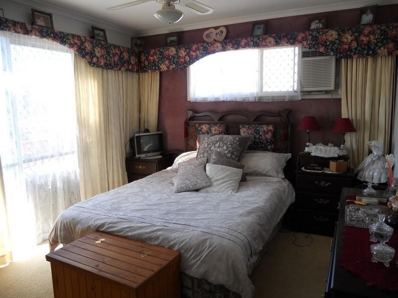 5 Hepworth Street, Arundel QLD 4214