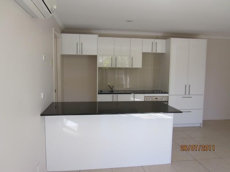 1/4 Senate Street, Labrador QLD 4215