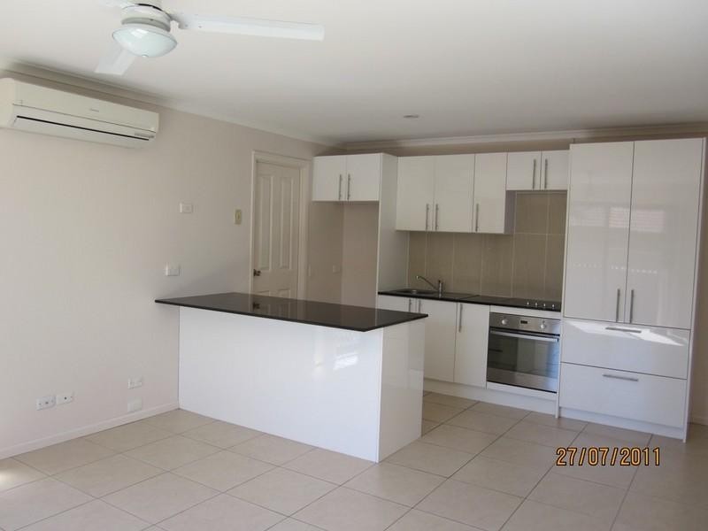 1/4 Senate Street, Labrador QLD 4215