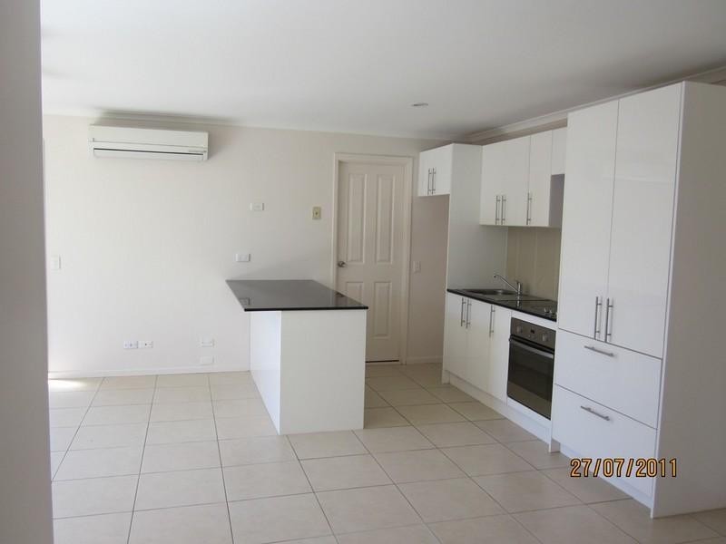 1/4 Senate Street, Labrador QLD 4215