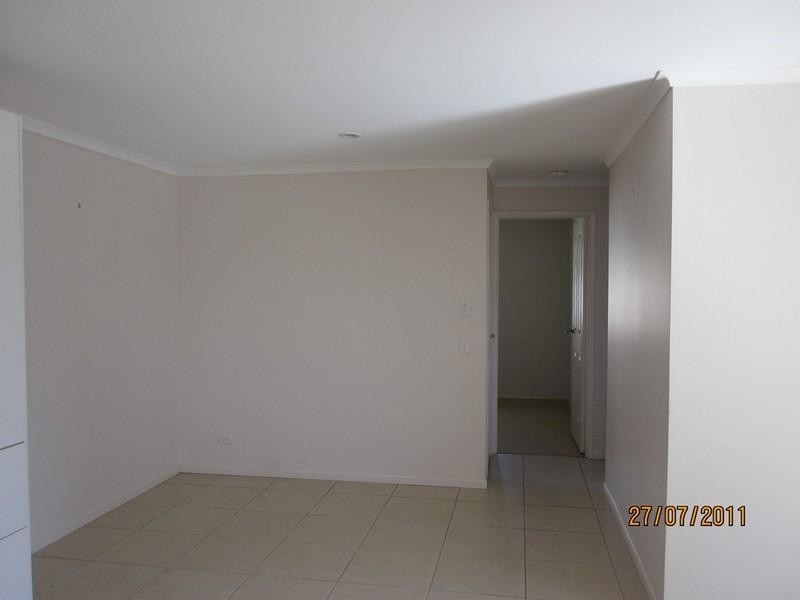 1/4 Senate Street, Labrador QLD 4215