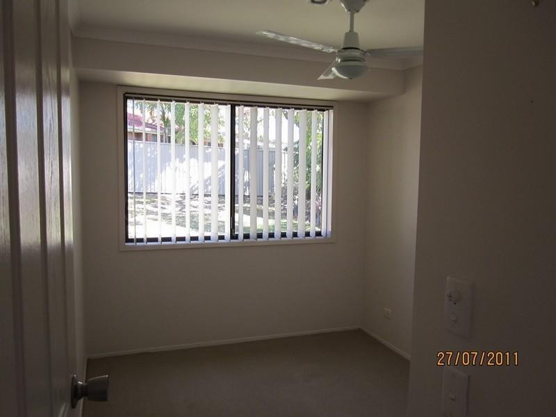 1/4 Senate Street, Labrador QLD 4215