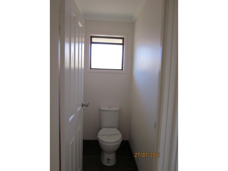 1/4 Senate Street, Labrador QLD 4215