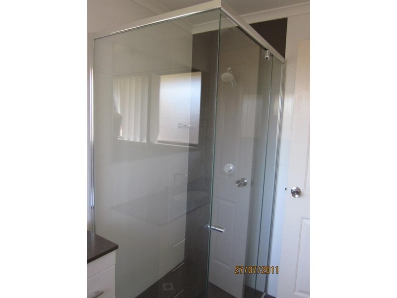 1/4 Senate Street, Labrador QLD 4215