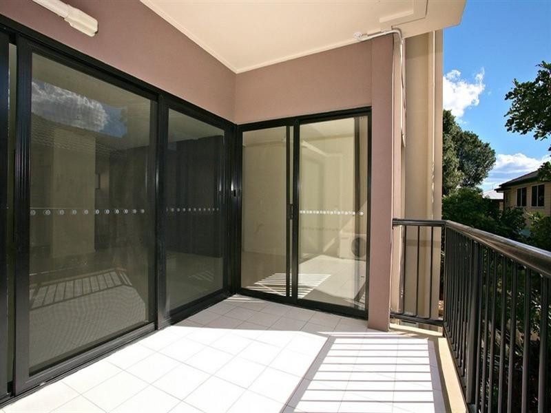 06/22 Bath Street, Labrador QLD 4215