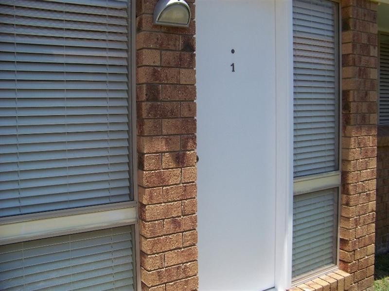 1/138 Whiting Street, Labrador QLD 4215