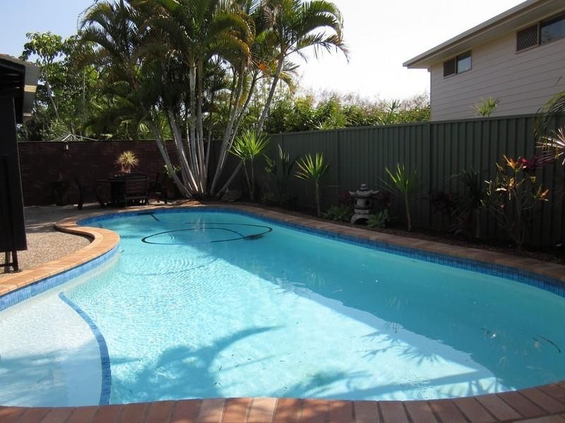 6 Lobb Court, Arundel QLD 4214