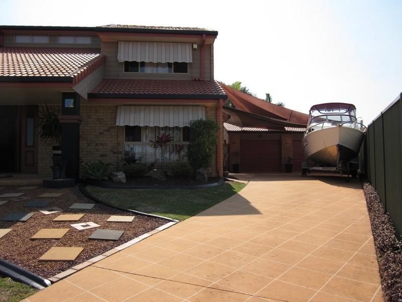 6 Lobb Court, Arundel QLD 4214