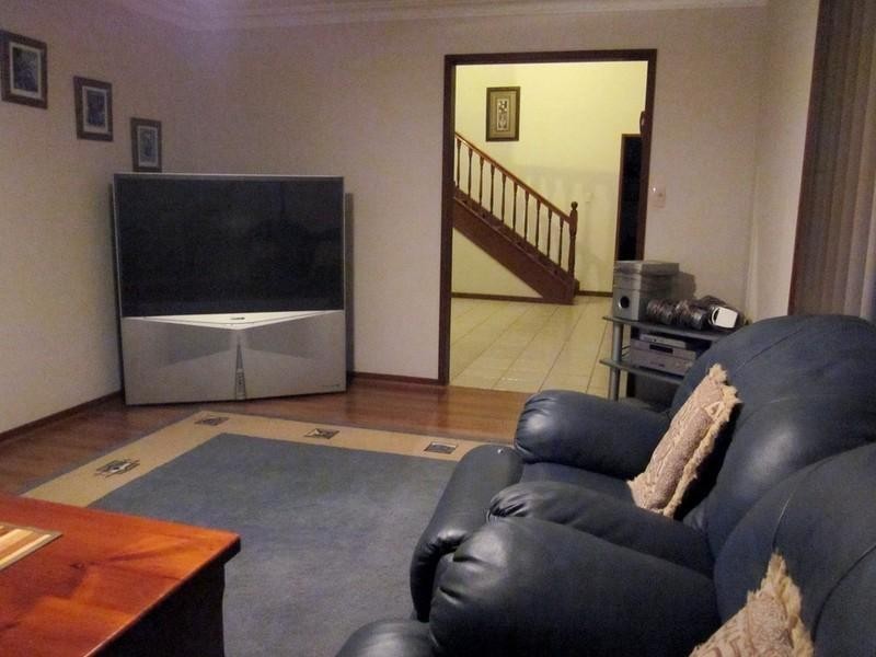 6 Lobb Court, Arundel QLD 4214