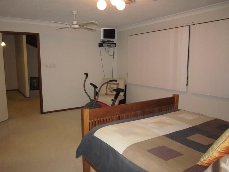 6 Lobb Court, Arundel QLD 4214